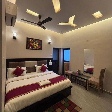 Hotel Ps Residency Варанаси Екстериор снимка