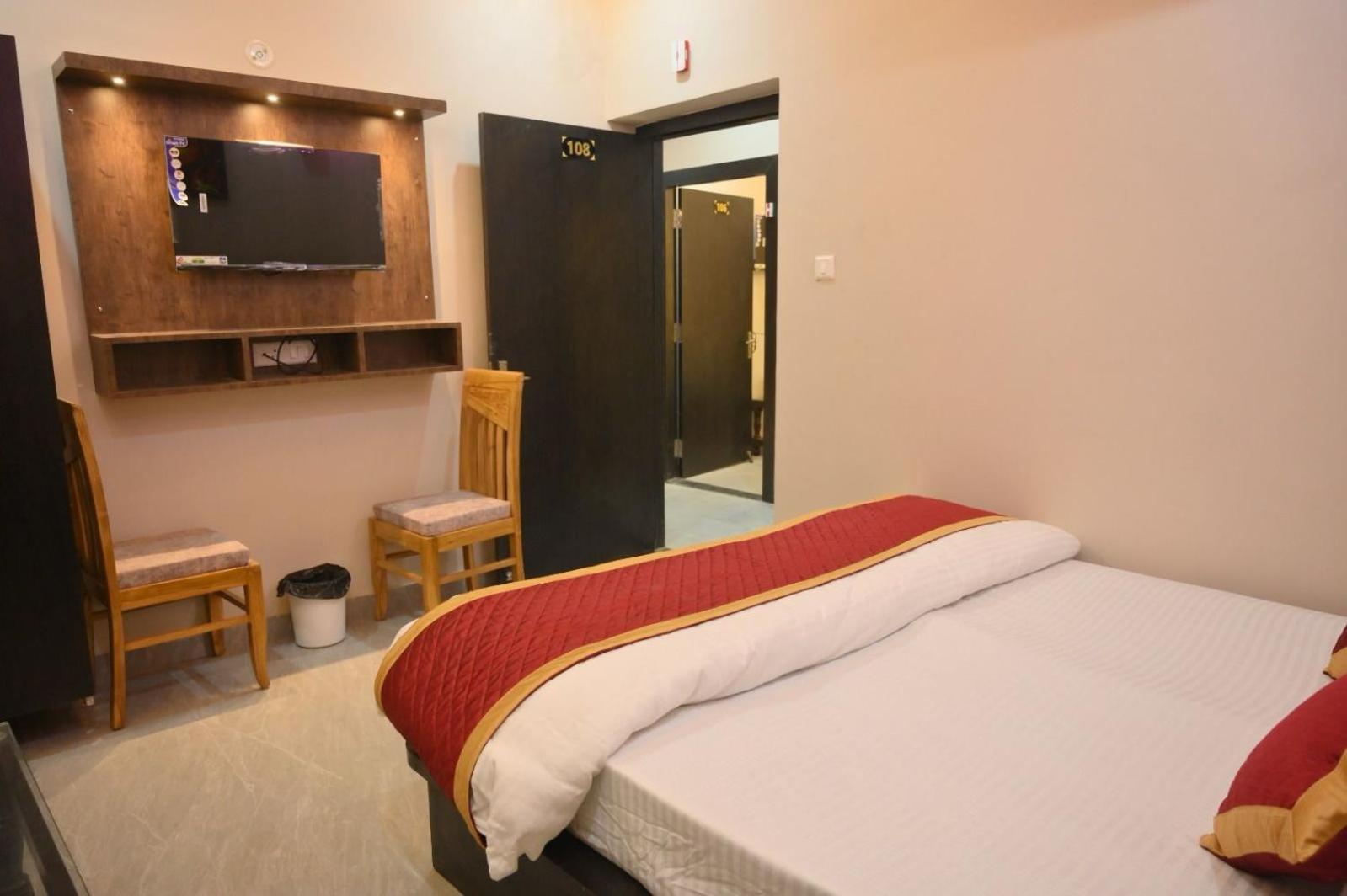 Hotel Ps Residency Варанаси Екстериор снимка