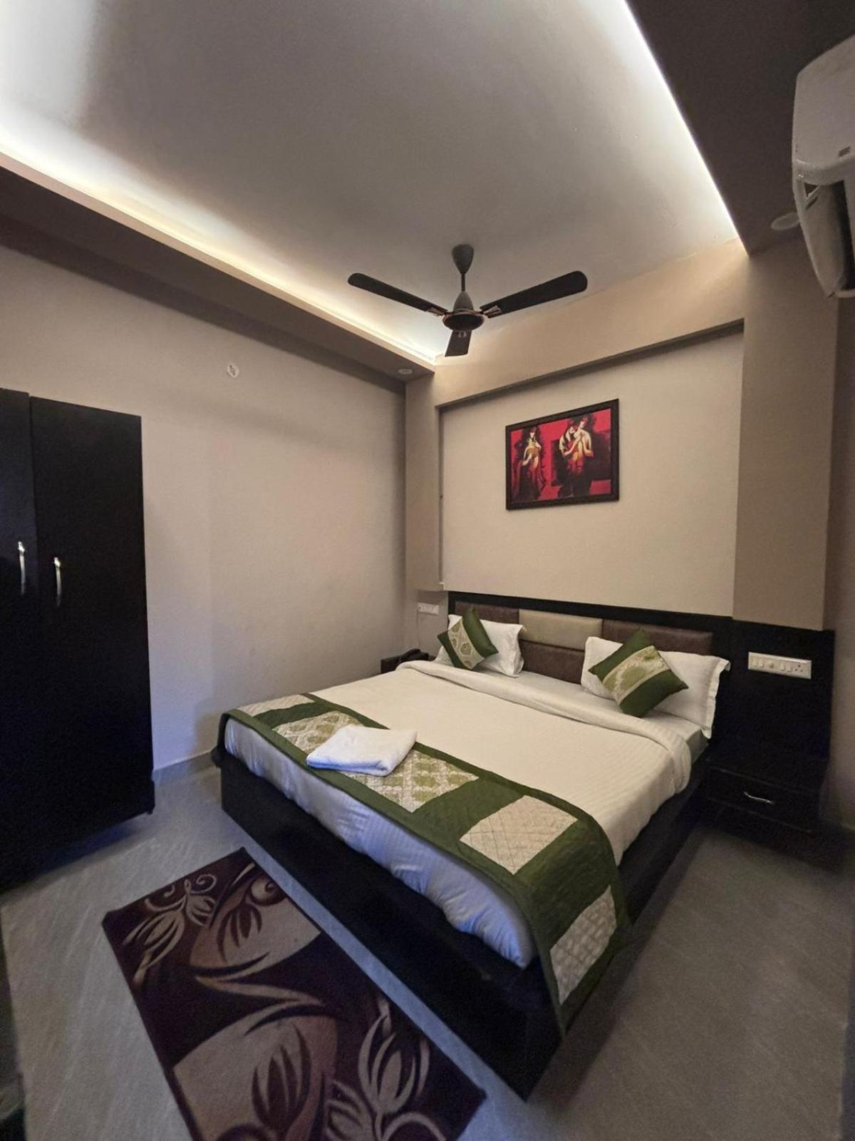 Hotel Ps Residency Варанаси Екстериор снимка