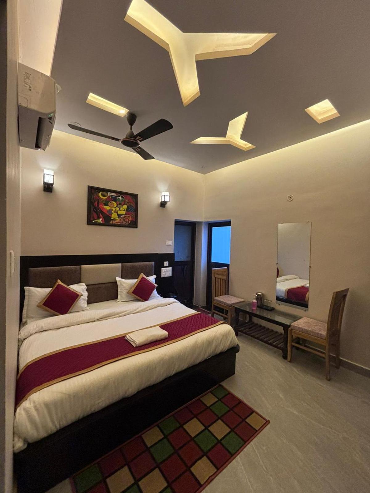 Hotel Ps Residency Варанаси Екстериор снимка